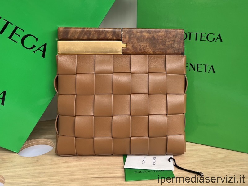 Replica Bottega Veneta Maxi Intrecciato The Snap Clutch In Brown 28x26x5cm