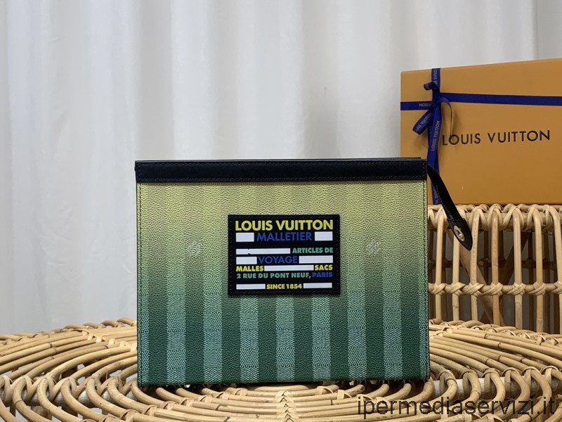 копие на клъч Louis Vuitton Pochette Voyage в градиентно зелено Damier ивици платно M81317 27x21x6cm
