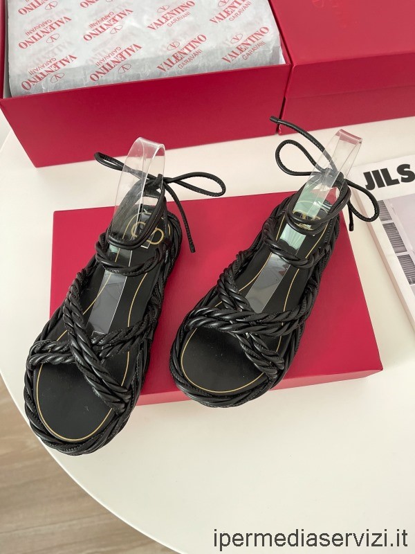 реплика Valentino черни кожени сандали с плоска обвивка на глезена 35 до 40