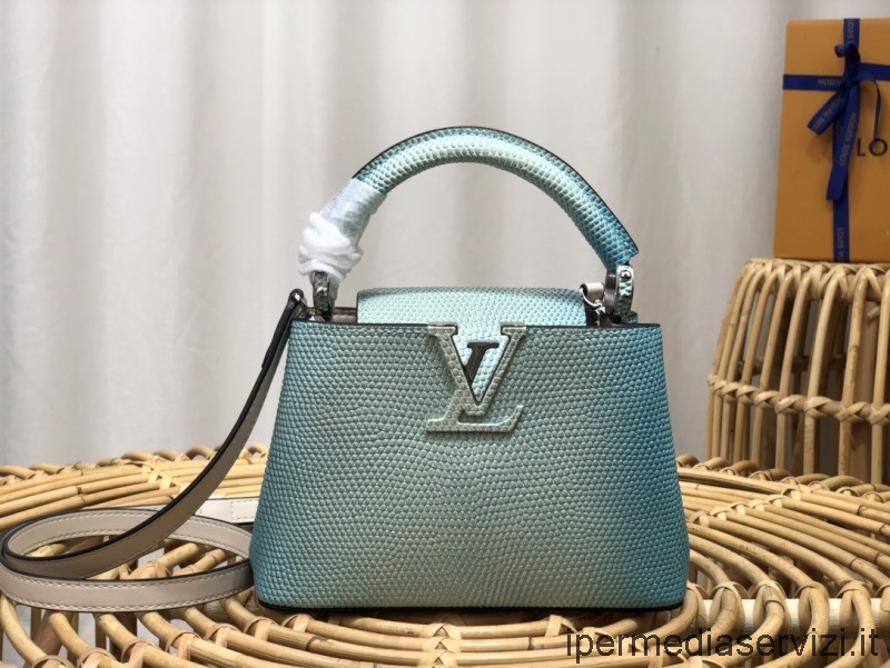 реплика Louis Vuitton Capucines мини чанта през рамо от светлосиня релефна кожа с гущер N98093 M48865 21x14x8cm