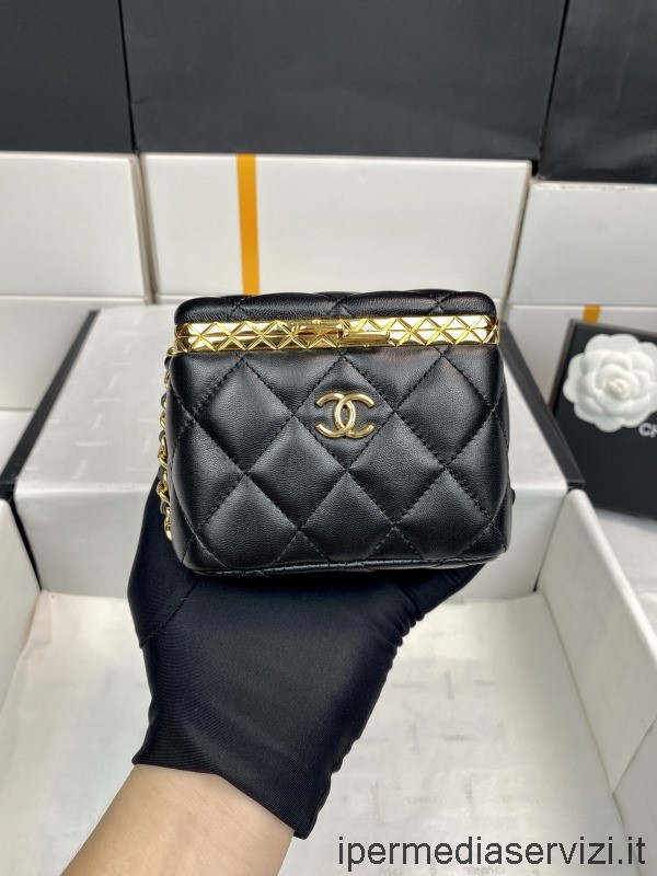 Replika Chanel Malé Kosmetické Pouzdro S řetízkem Z černé Jehněčí Kůže Ap2717 9x11x8cm