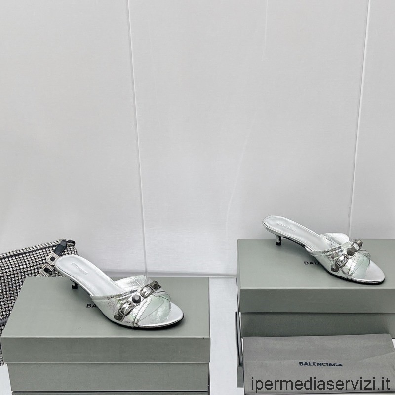Replika Balenciaga Dámské Sandály Na Podpatku Cagole S Cvočky Ze Stříbrné Arénové Jehněčí Kůže 45 Mm 35 Až 40