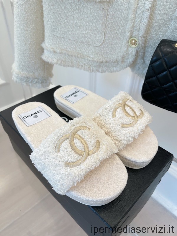 Replika Loga Chanel Cc Bílé Sandály Ploché Skluzavky Na Platformě Shearling 35 Až 41