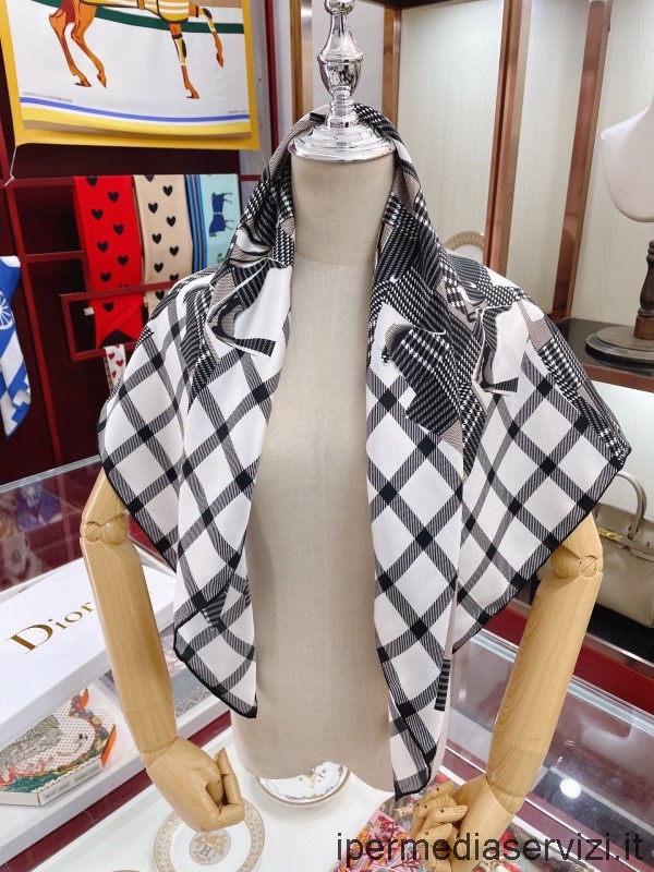 Replika Dior Zvěrokruhu Tištěný čtvercový Hedvábný šátek V šedé Barvě 90x90cm