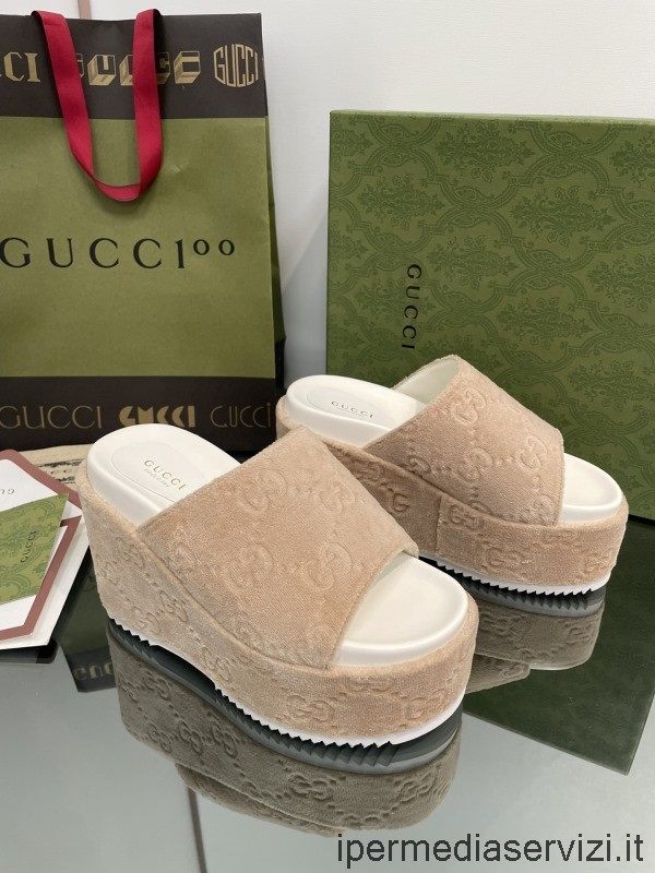 Replika Sandálů Na Klínku Na Platformě Gucci V Béžové Barvě Gg Velvet 35 Až 43