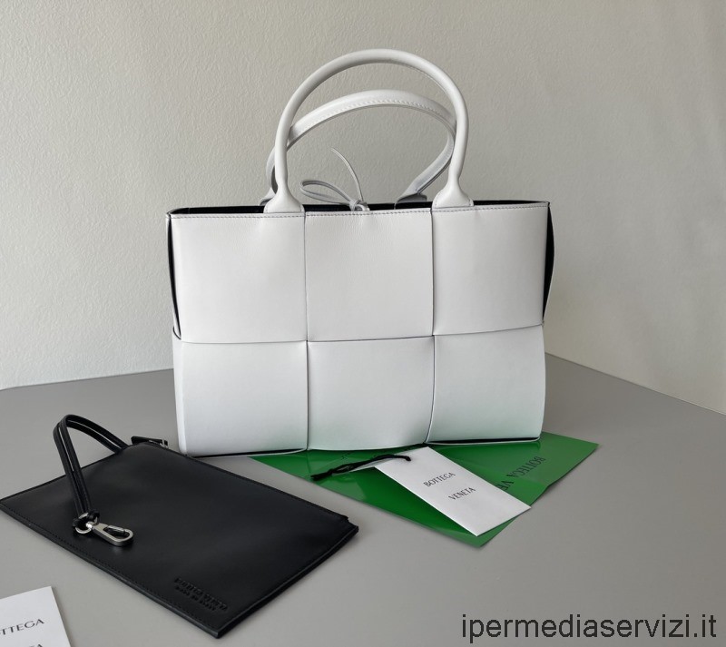 ρεπλίκα Bottega Veneta Arco μικρή Intreccio λεία δερμάτινη τσάντα Tote σε λευκό 30x20x14cm