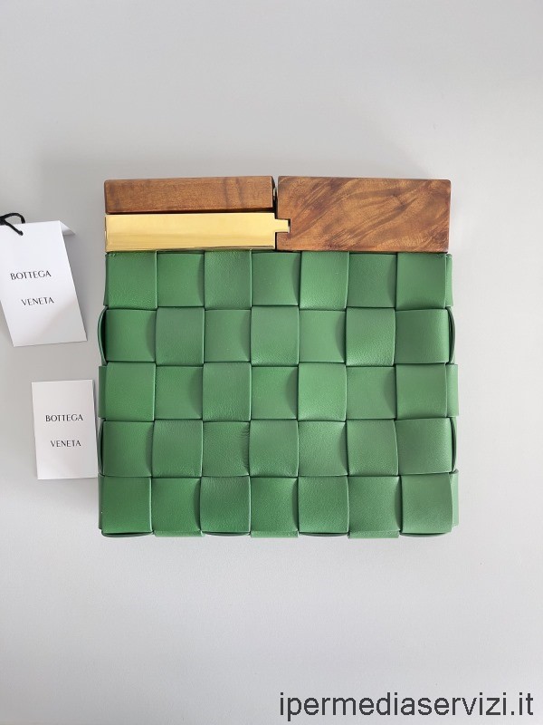 ρεπλίκα Bottega Veneta Maxi Intrecciato το Snap Clutch σε πράσινο χρώμα 26x28x5cm