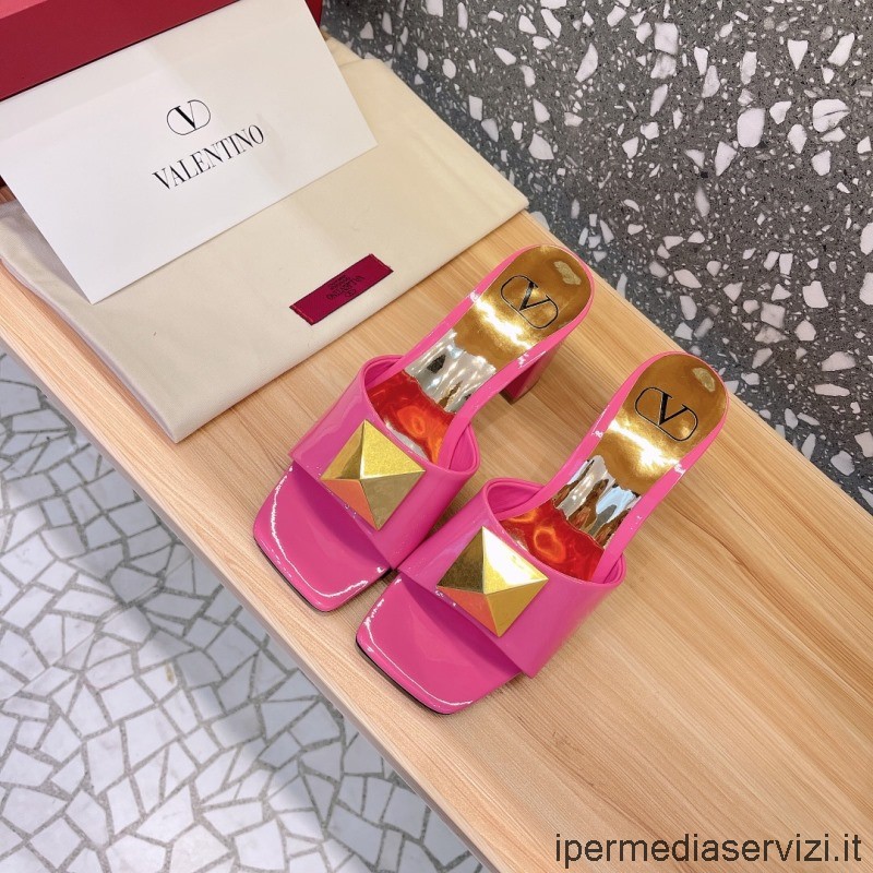 ρεπλίκα Valentino One Stud λουστρίνι με τακούνι σανδάλια σε ροζ 70mm 35 έως 42