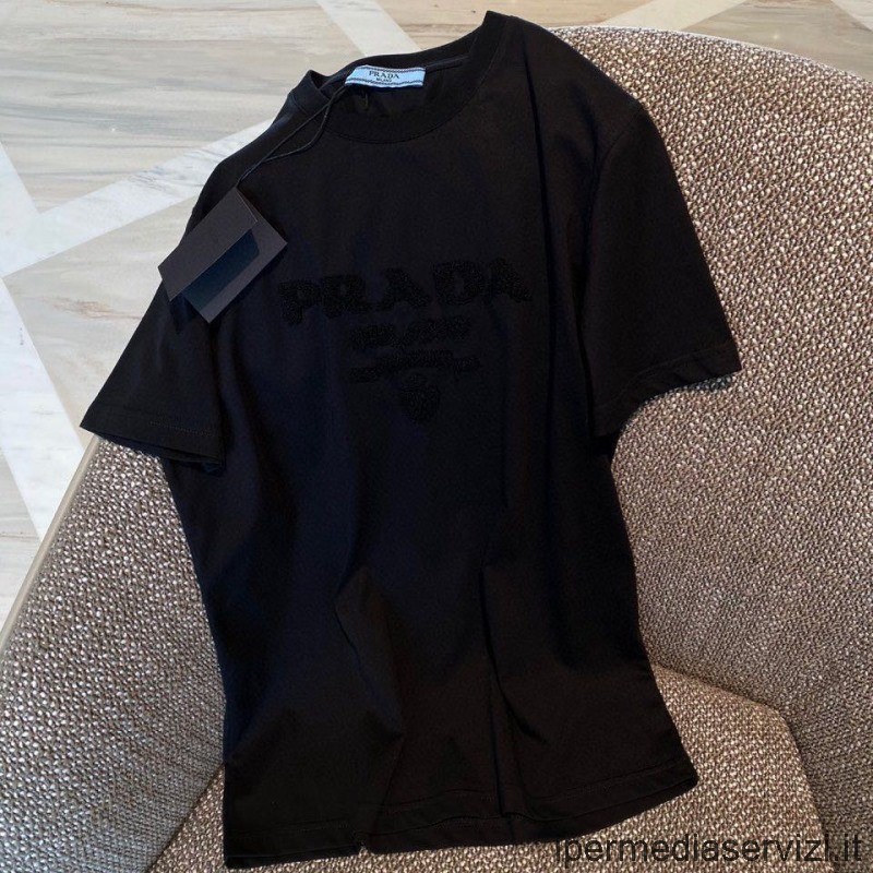 ρεπλίκα Prada μαύρα κεντημένα γράμματα λογότυπο μπλουζάκι μπλουζάκι Sml