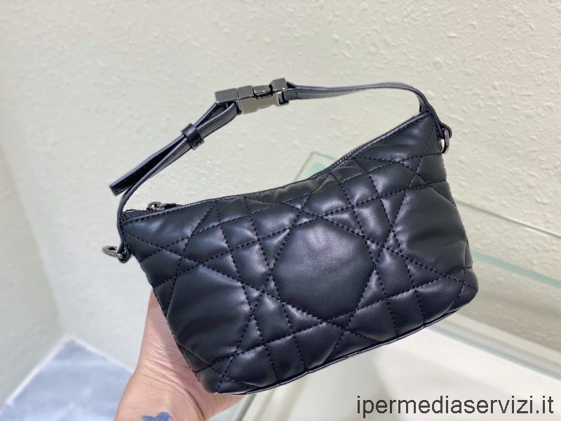 Replica Dior μικρή τσάντα ώμου Diortravel Nomad Pouch σε μαύρο δέρμα μοσχαριού Macrocannage 15x10x8cm