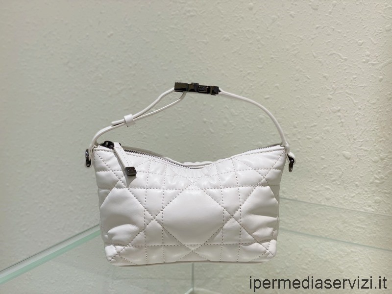 Replica Dior μικρή τσάντα ώμου Diortravel Nomad Pouch σε λευκό δέρμα μοσχαριού Macrocannage 15x10x8cm