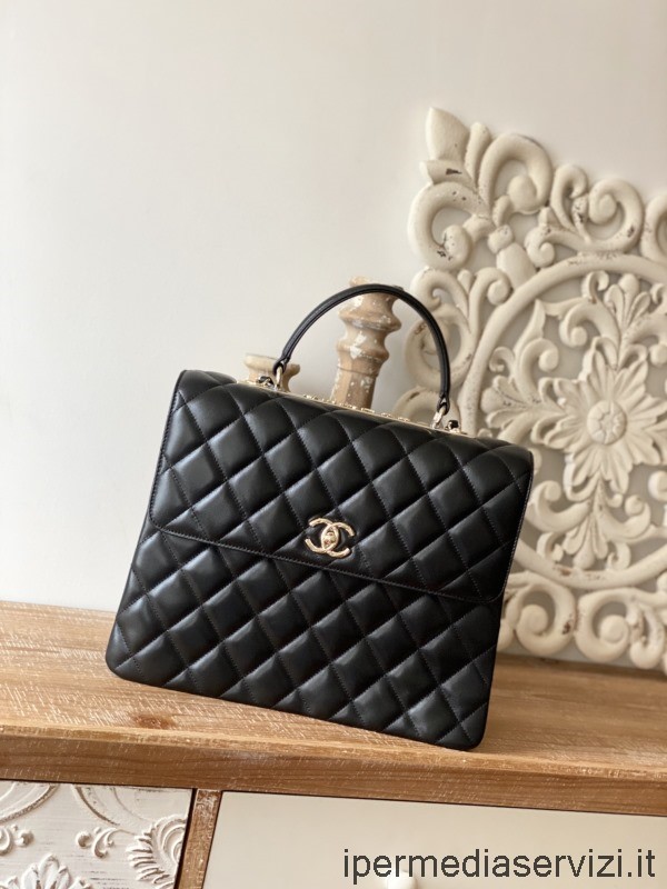 ρεπλίκα Chanel μεγάλη μοντέρνα τσάντα ώμου με πτερύγια Cc με επάνω λαβή σε μαύρο δέρμα A92237 33cm