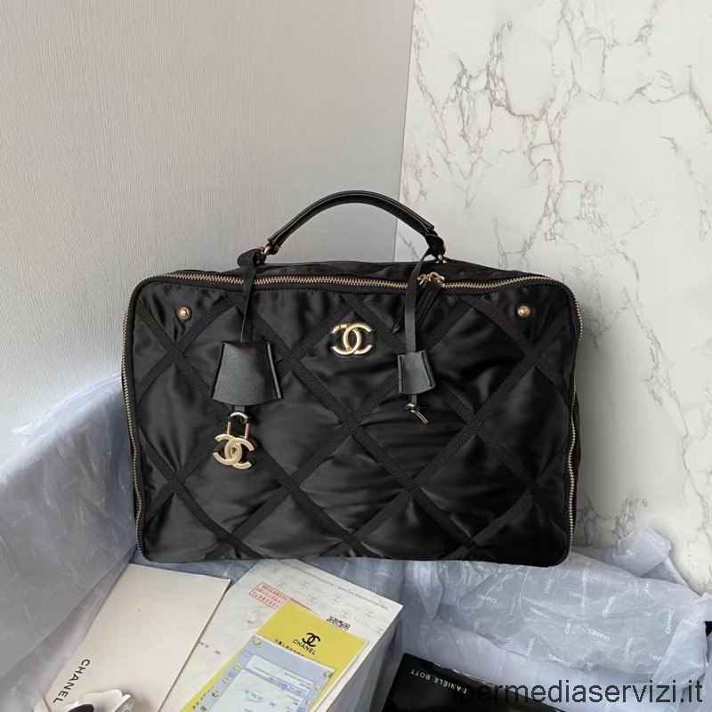 ρεπλίκα Chanel 2022 μαύρη νάιλον τσάντα ταξιδιού με επάνω λαβή Aa8178 39x30x11cm