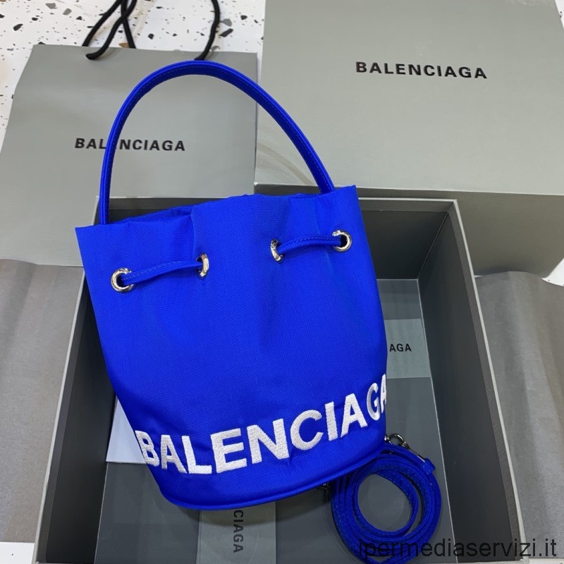 Réplique Balenciaga Roue Xs Sac Seau à Cordon En Toile Bleu 15x15x18cm