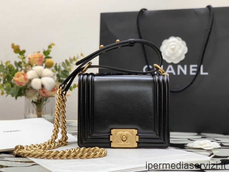 Replica Chanel Mini Sac Boy Chanel Füles Táska Fekete Bőrből As3018 18x13x6cm