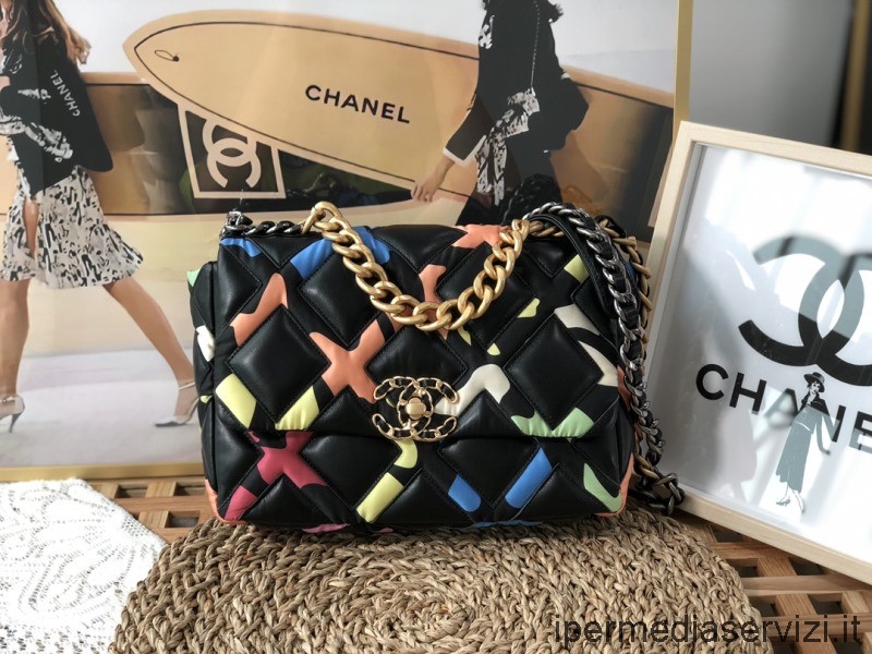 Réplica Chanel 2022 Tecido Estampado De Pele De Cordeiro Multicolor Preto Pequena Bolsa De 19 Abas As1160 26x16x9cm