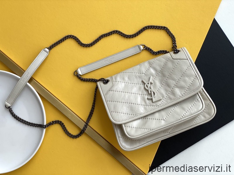 реплика Saint Laurent Niki Baby сумка на цепочке с клапаном из белой жатой винтажной кожи 633151 22x16x12см