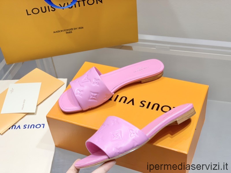 Сандалии-шлепанцы на плоской подошве Louis Vuitton Lv Revival из кожи ягненка розового цвета с тиснением монограммы 35–41