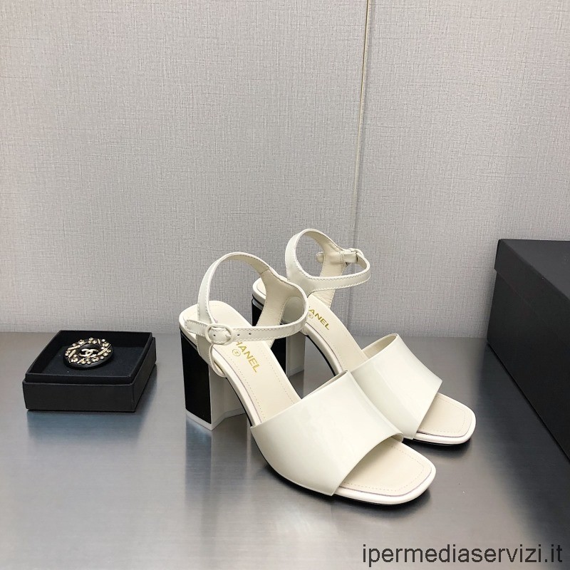 Replika Chanel 2022 Vit Lackad Sandal Med Klack 75 Mm 35 Till 40