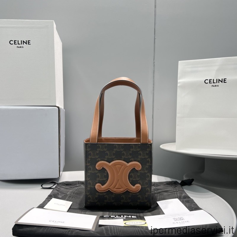 Replika Celine Cube Bucket Bag I Triomphe Canvas Och Brunt Kalvskinn 199202 15x15x15cm