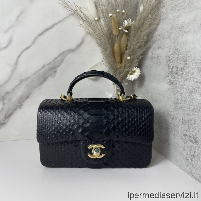 Replika Chanel 2022 Mini Väska Med Lock Med Topphandtag I Svart Python Skinnläder As2431 13x20x9cm