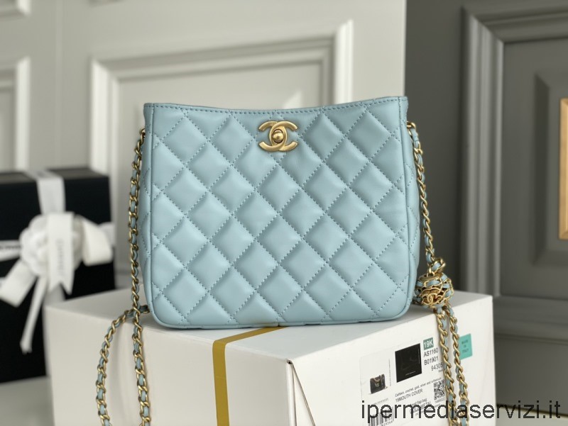 Replica Chanel 2022 Hobo Crossbody-väska I Ljusblått Lammskinn 19x17x8cm