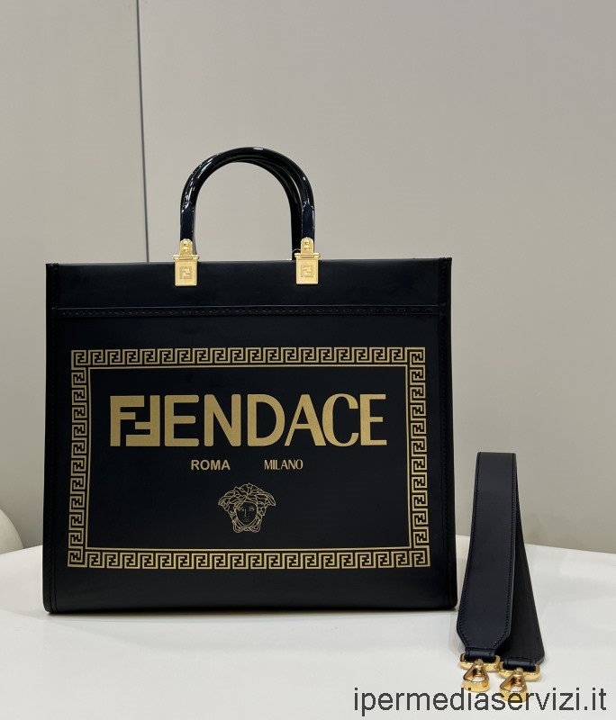 Replika Fendi Sunshine Medium Fendace Tryckt Svart Läder Medusa Logotyp Shopperväska 80069 36x13x32cm