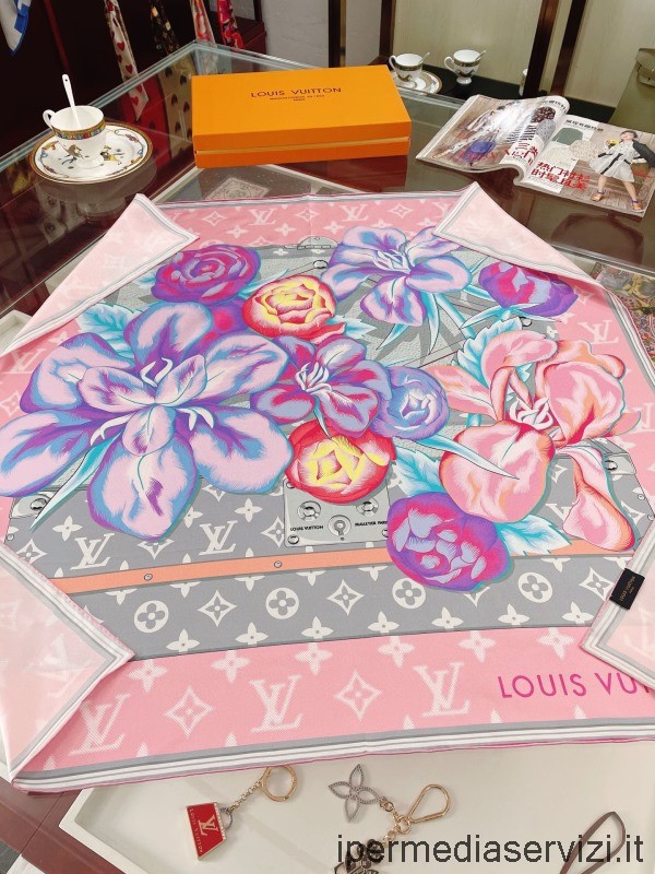 ผ้าพันคอ Louis Vuitton Malle Fleurs จำลอง สี่เหลี่ยม Monogram ผ้าไหม สีชมพู 90x90cm