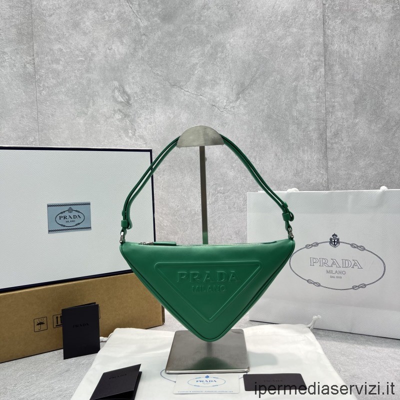 กระเป๋าสะพายแบบจำลอง Prada สามเหลี่ยมในหนังสีเขียว A6843 27x6x15cm