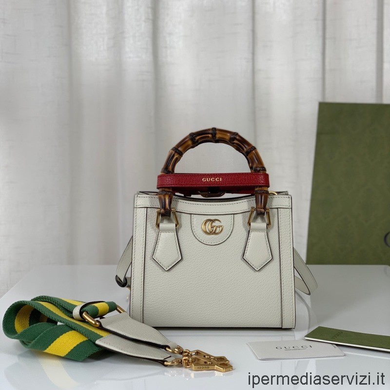 Gucci Diana Mini Tote กระเป๋าสะพายไหล่หนังสีขาว 702732 20x16x10cm