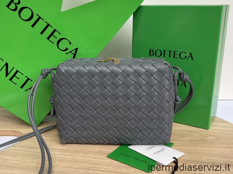 แบบจำลอง Bottega Veneta Loop สีเทาขนาดเล็ก Intrecciato หนังกระเป๋าสะพายข้าง 22x15x9cm